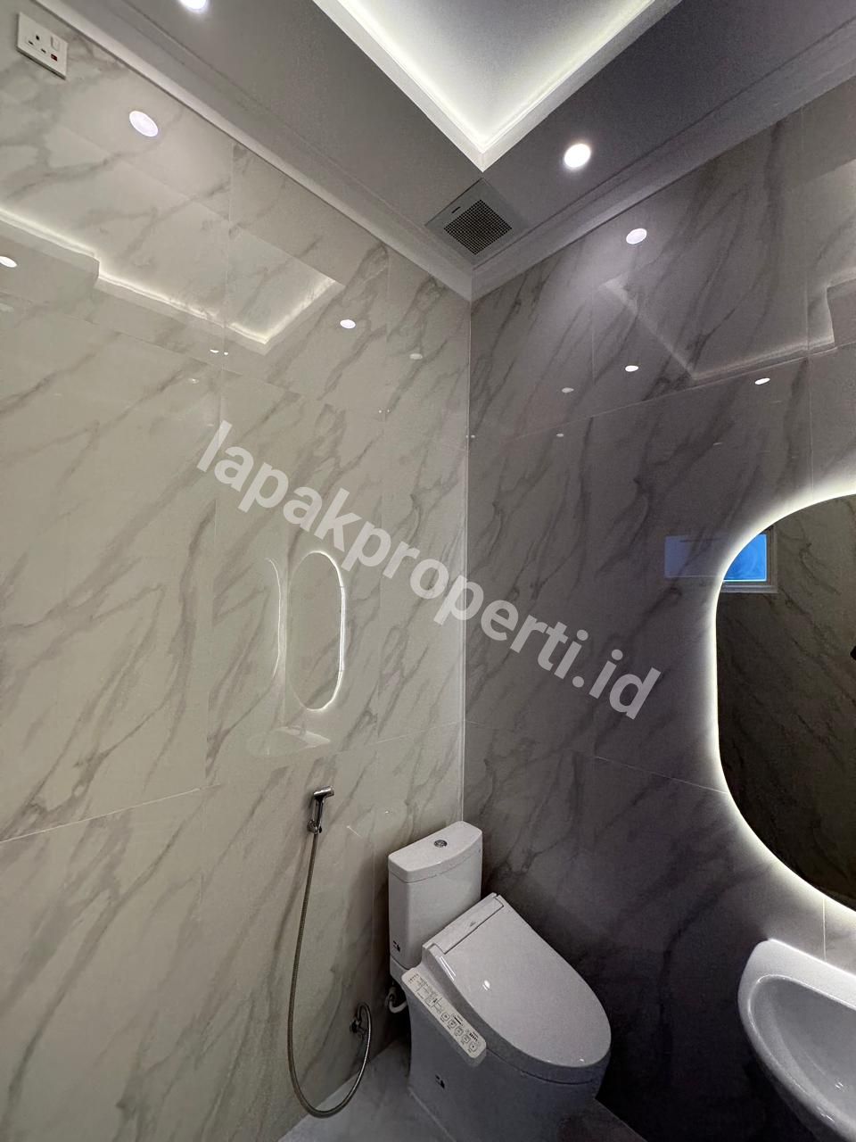 Foto RUMAH MURAH SIAP HUNI DALAM CLUSTER MONTE TORENA di GRAND WISATA BEKASI - 9