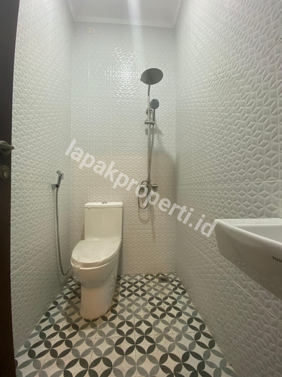 Foto RUMAH POJOK MEWAH DALAM CLUSTER STRATEGIS di PONDOK GEDE BEKASI - 13