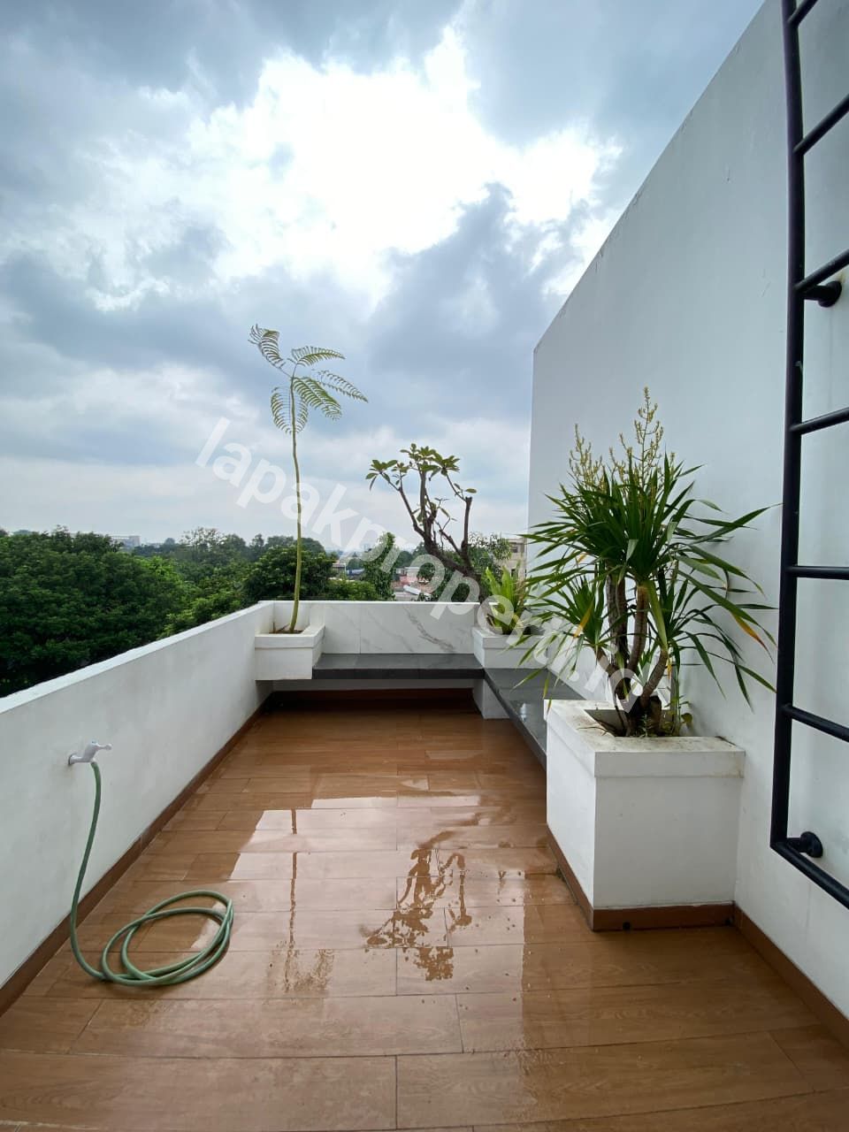 Foto RUMAH MEWAH 3 LANTAI DALAM CLUSTER STRATEGIS di JAGAKARSA JAKARTA SELATAN - 5