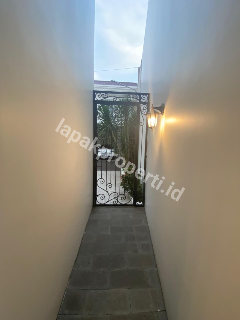 Foto RUMAH POJOK MEWAH DALAM CLUSTER STRATEGIS di PONDOK GEDE BEKASI - 15