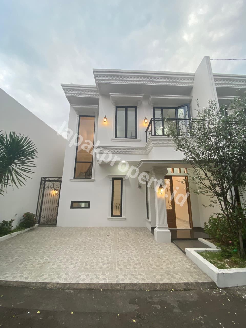 Foto RUMAH POJOK MEWAH DALAM CLUSTER STRATEGIS di PONDOK GEDE BEKASI - 1