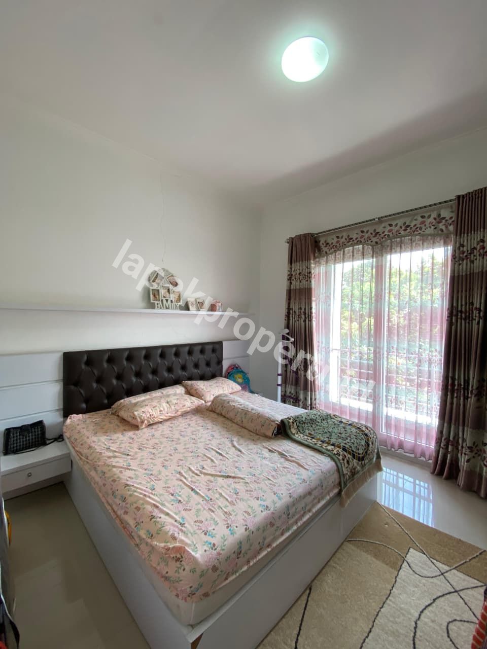 Foto RUMAH POJOK TANAH LUAS DALAM CLUSTER STRATEGIS di CIPAYUNG JAKARTA TIMUR - 11