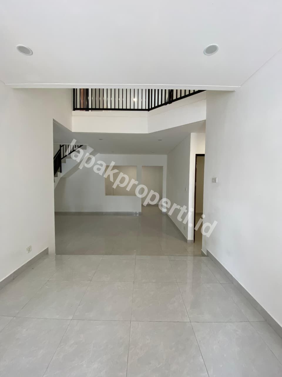 Foto RUMAH BARU RENOVASI TANAH LUAS DALAM KOMPLEK STRATEGIS di JAGAKARSA JAKARTA SELATAN - 6