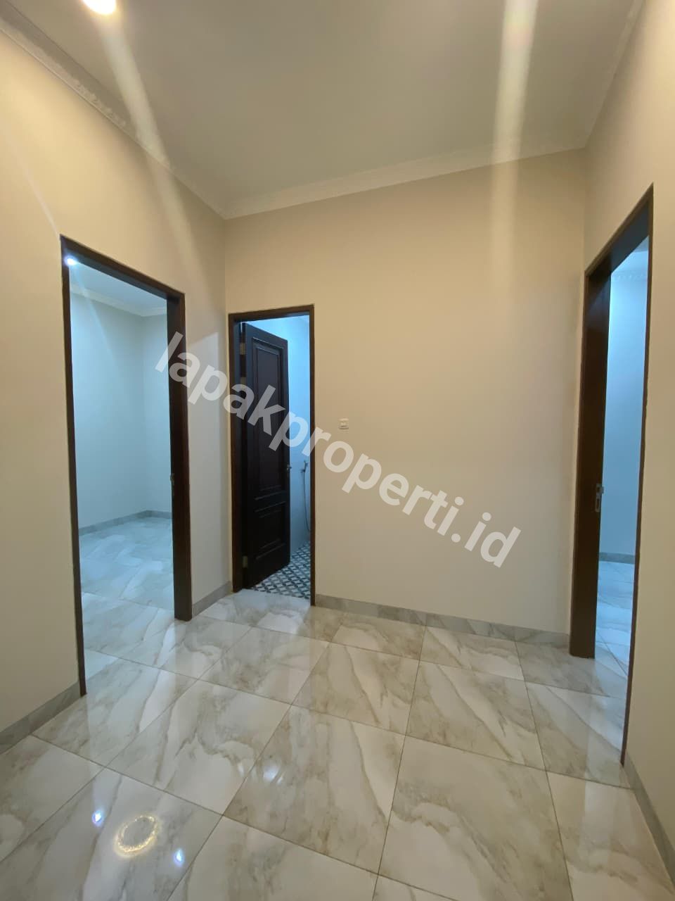 Foto RUMAH POJOK MEWAH DALAM CLUSTER STRATEGIS di PONDOK GEDE BEKASI - 8