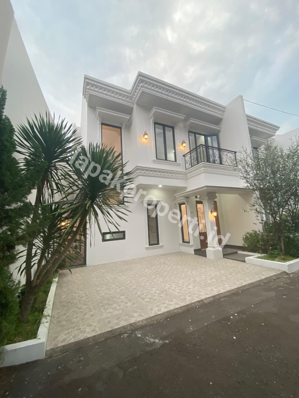 Foto RUMAH POJOK MEWAH DALAM CLUSTER STRATEGIS di PONDOK GEDE BEKASI - 2