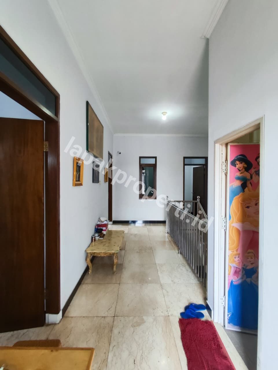 Foto RUMAH BAGUS TANAH LUAS DALAM KOMPLEK STRATEGIS DEKAT SUMMARECON di BEKASI KOTA - 13