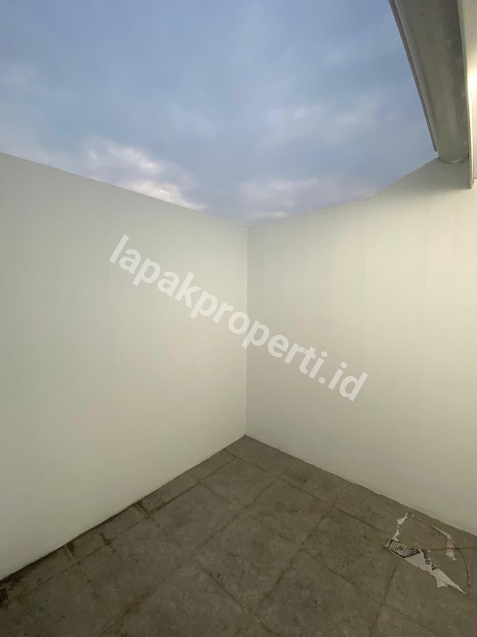 Foto RUMAH POJOK MEWAH DALAM CLUSTER STRATEGIS di PONDOK GEDE BEKASI - 11