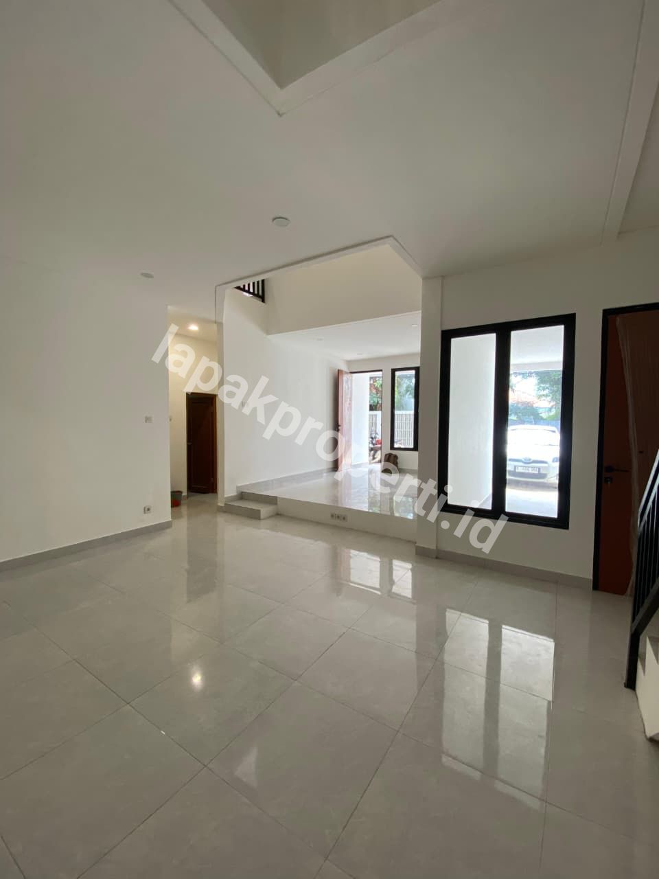 Foto RUMAH BARU RENOVASI TANAH LUAS DALAM KOMPLEK STRATEGIS di JAGAKARSA JAKARTA SELATAN - 7