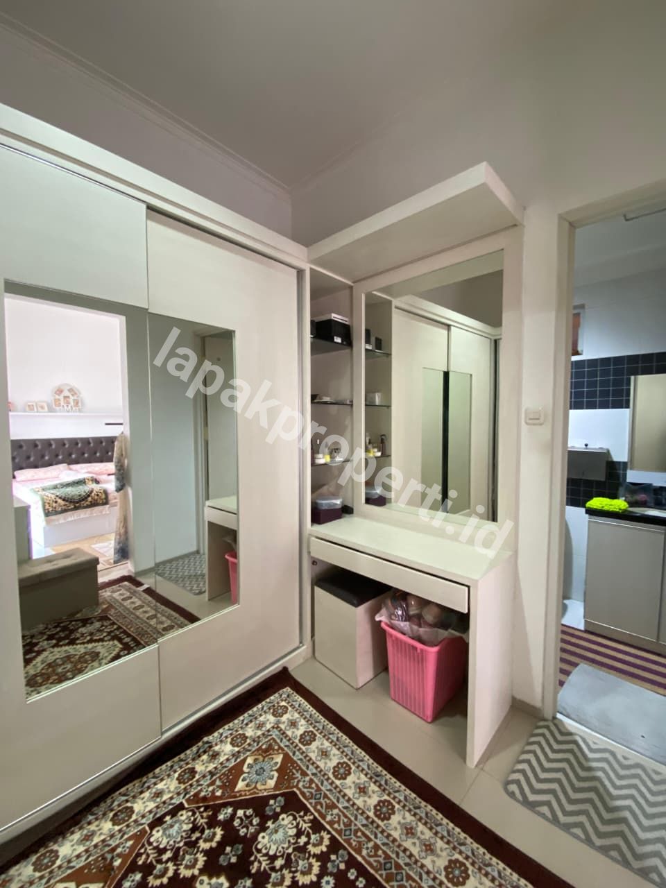 Foto RUMAH POJOK TANAH LUAS DALAM CLUSTER STRATEGIS di CIPAYUNG JAKARTA TIMUR - 12