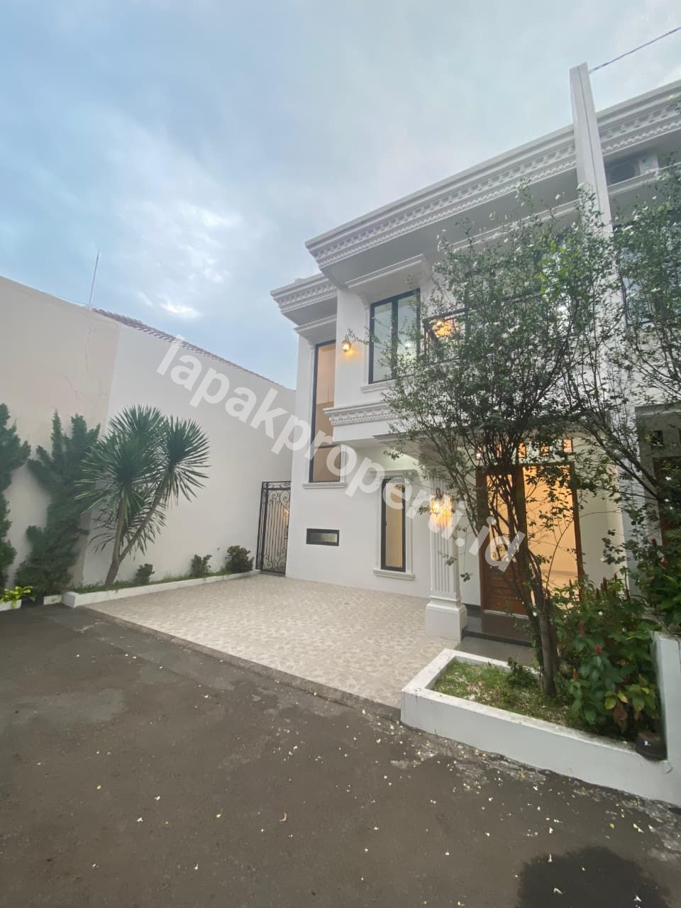 Foto RUMAH POJOK MEWAH DALAM CLUSTER STRATEGIS di PONDOK GEDE BEKASI - 3