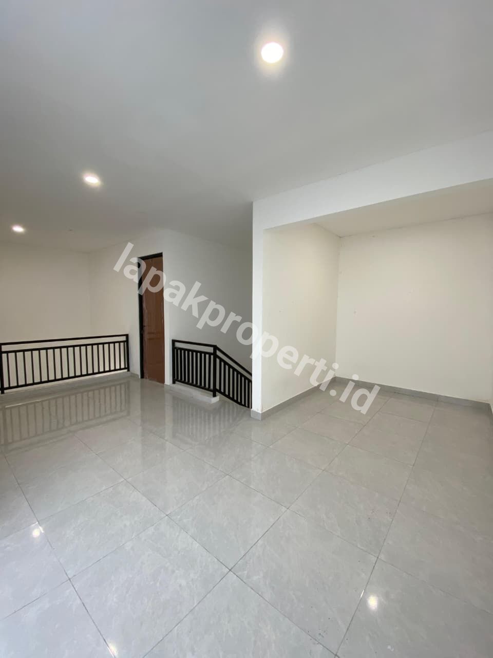 Foto RUMAH BARU RENOVASI TANAH LUAS DALAM KOMPLEK STRATEGIS di JAGAKARSA JAKARTA SELATAN - 14