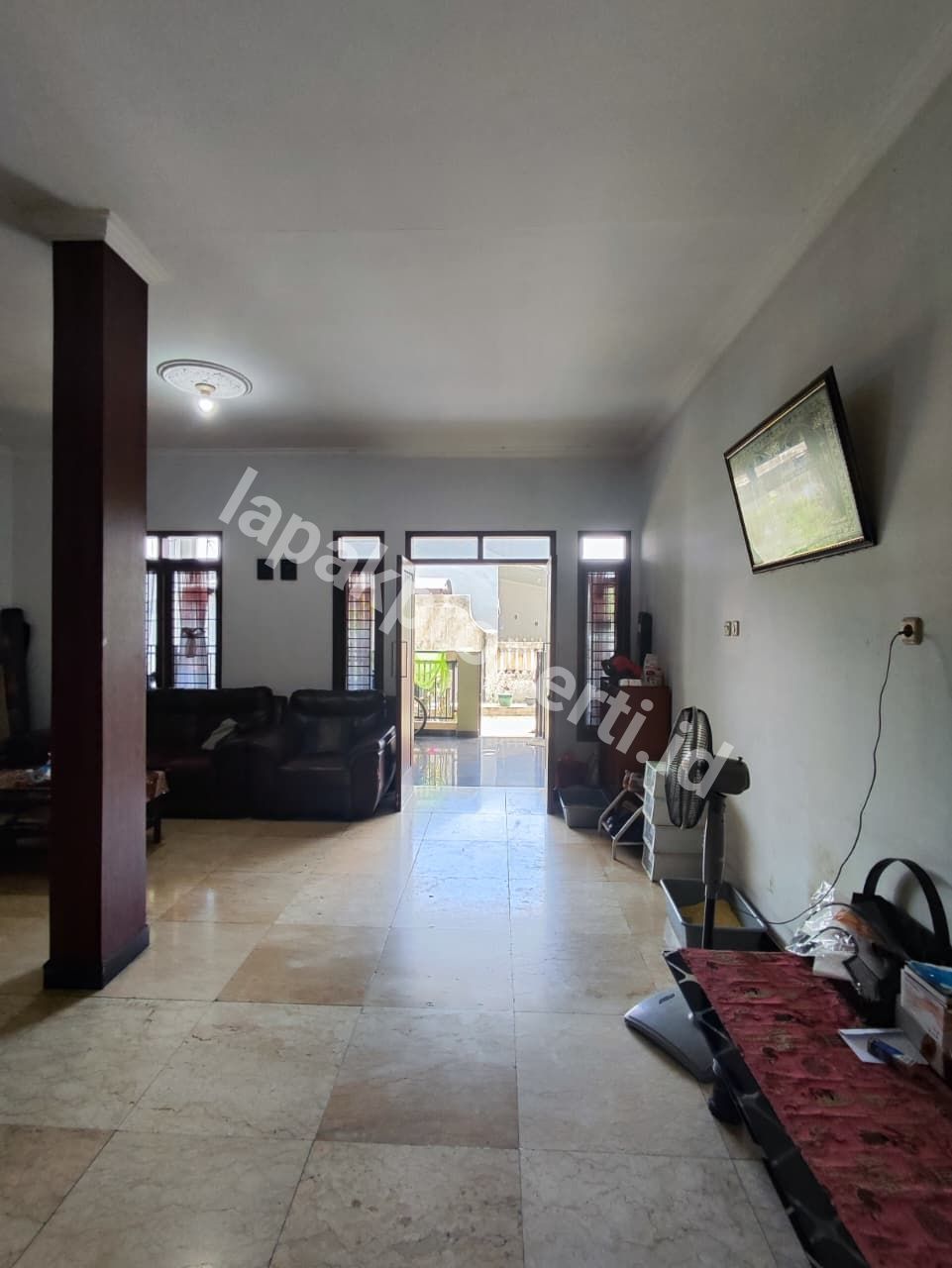 Foto RUMAH BAGUS TANAH LUAS DALAM KOMPLEK STRATEGIS DEKAT SUMMARECON di BEKASI KOTA - 7