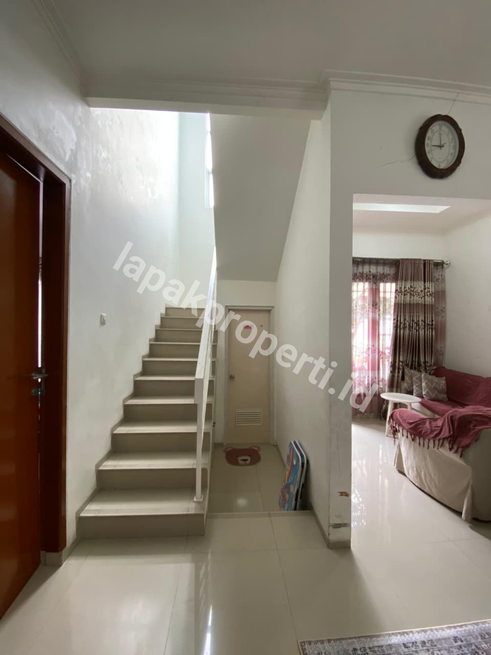 Foto RUMAH POJOK TANAH LUAS DALAM CLUSTER STRATEGIS di CIPAYUNG JAKARTA TIMUR - 6