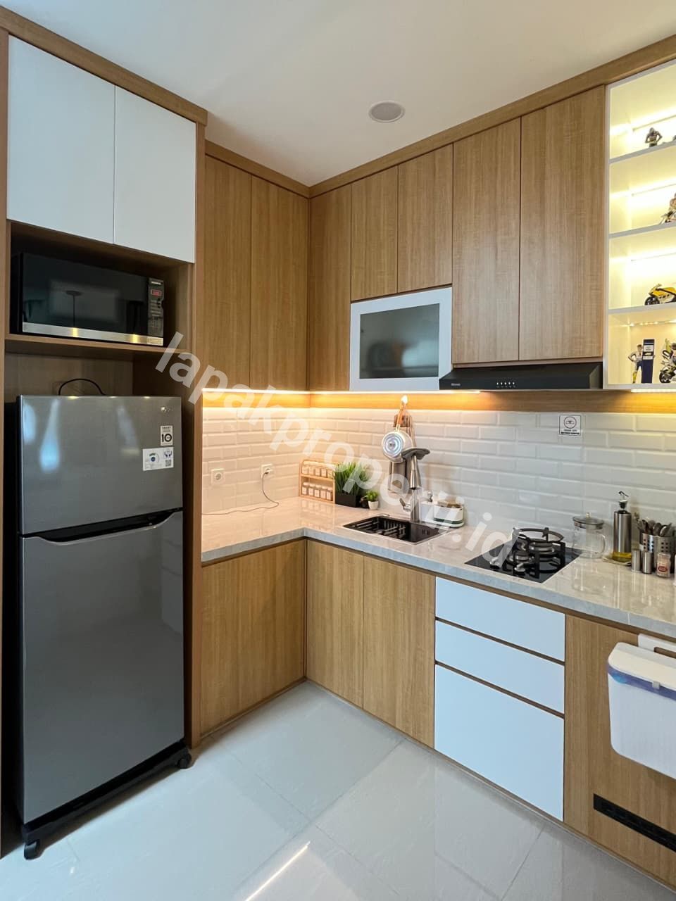 Foto RUMAH CLUSTER FULL FURNISHED SIAP HUNI di JABABEKA RESIDENCE CIKARANG BEKASI - 4