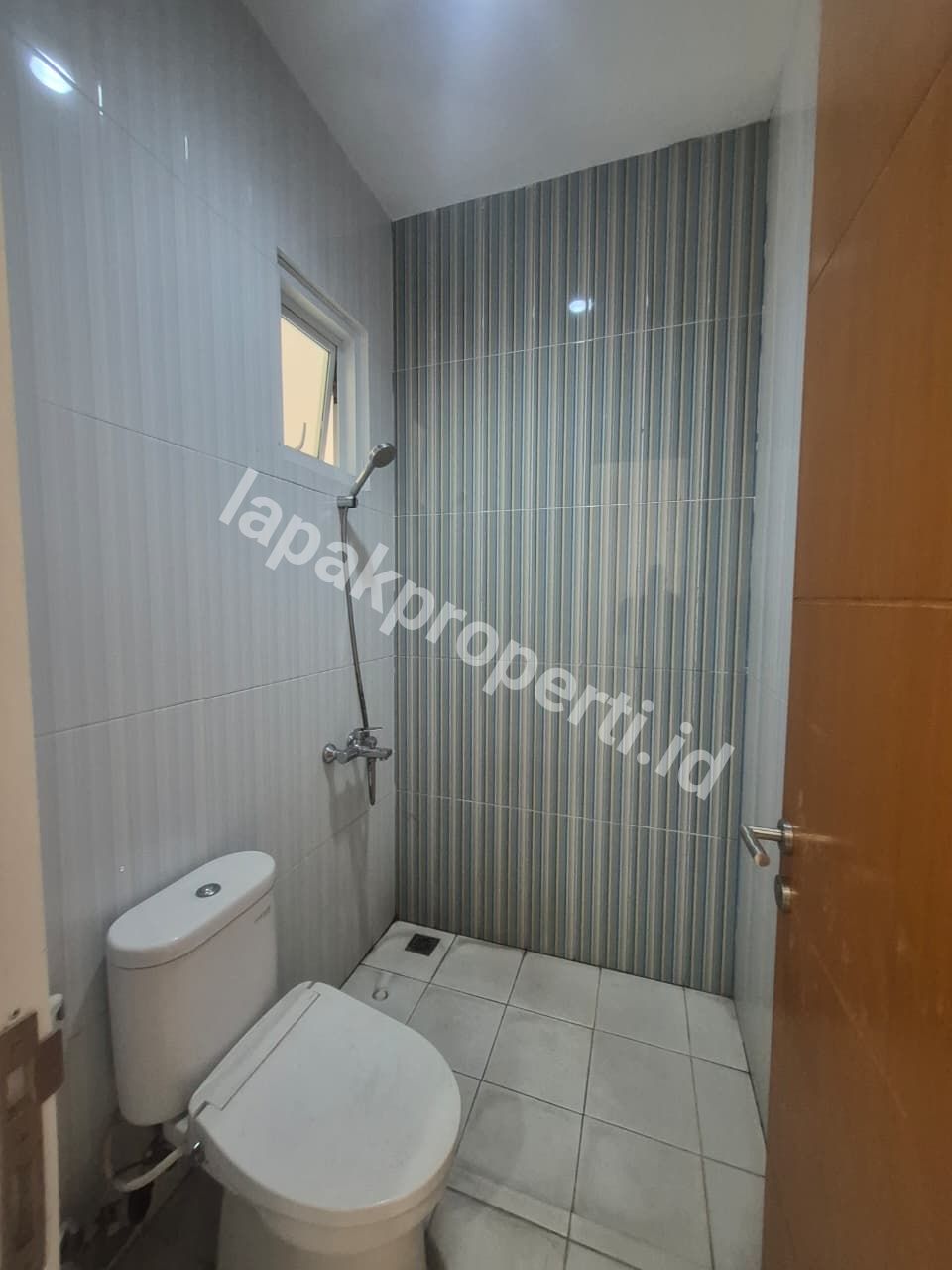 Foto Rumah Dalam Cluster Akses Jalan Lebar Dalam Cluster Semi Furnished - 12