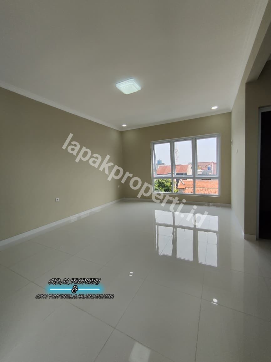 Foto Dijual Rumah Baru 3 lantai Dengan Rofftop Di Duren Sawit Jakarta Timur - 13