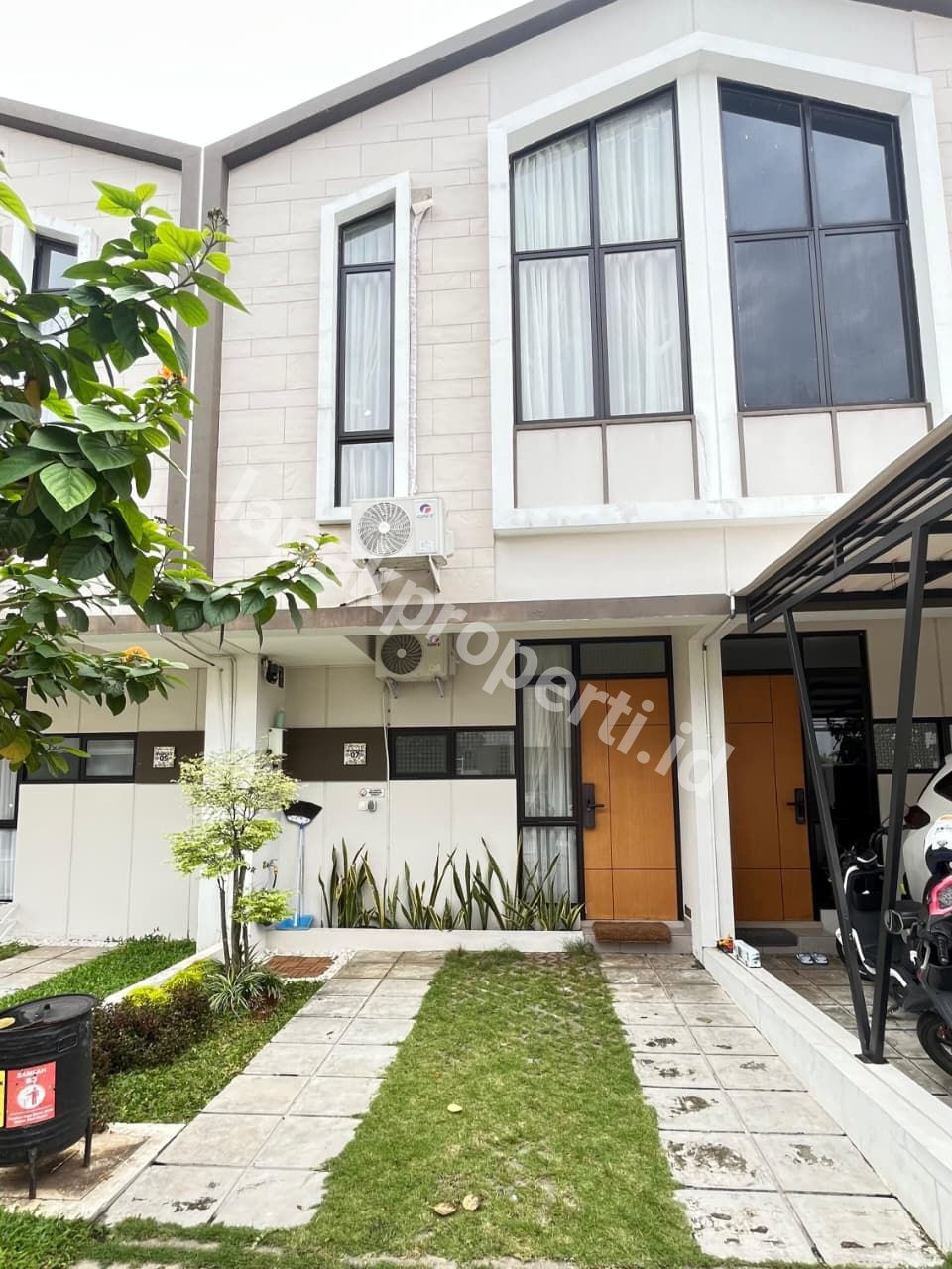 Foto RUMAH CLUSTER FULL FURNISHED SIAP HUNI di JABABEKA RESIDENCE CIKARANG BEKASI - 2