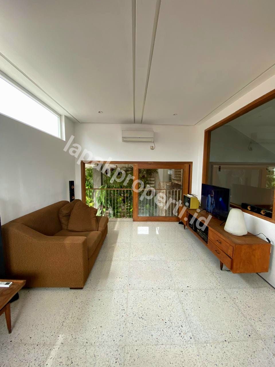 Foto Rumah Modern Siap Huni di Pulomas Jakarta Timur - 6