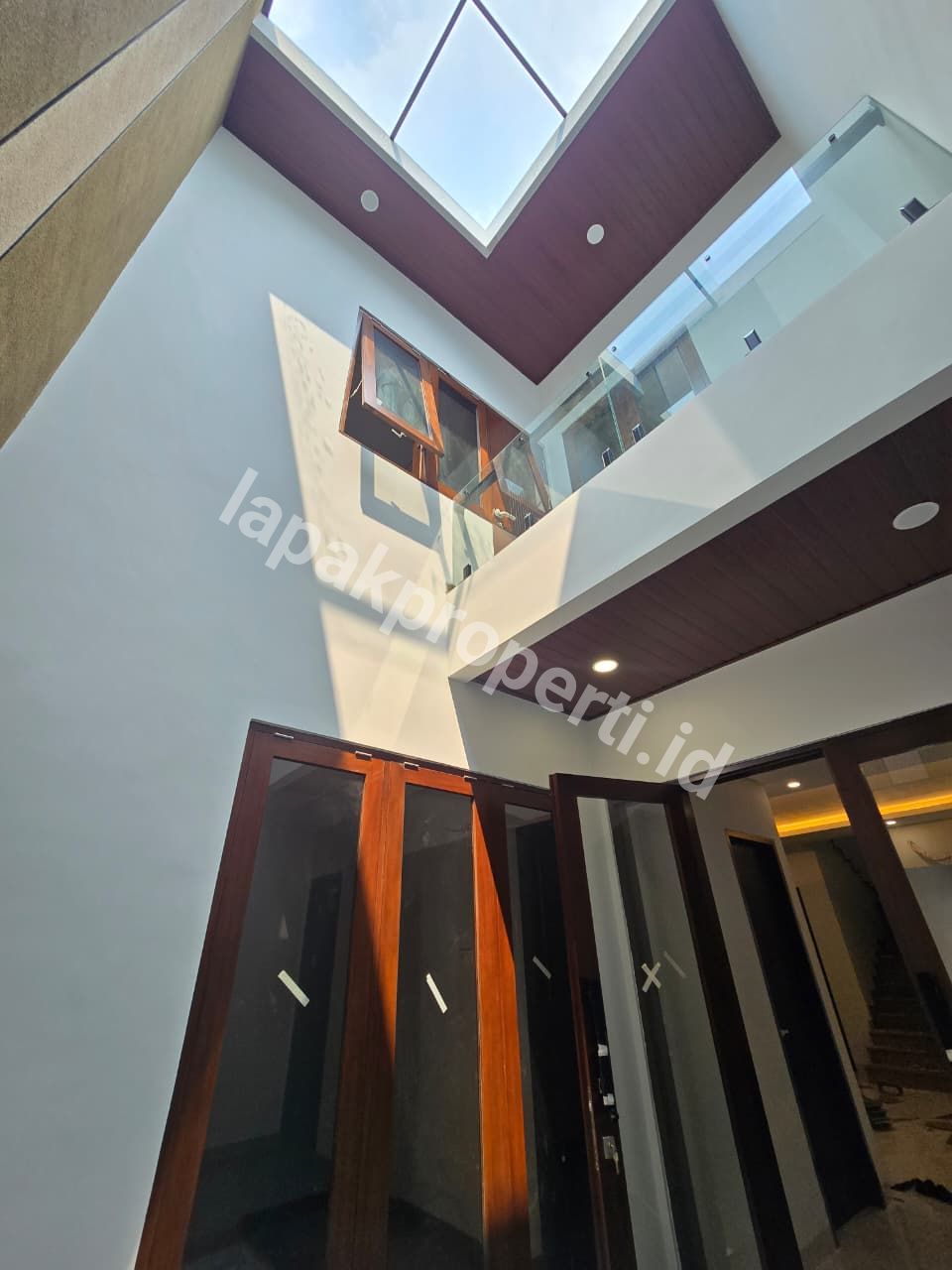 Foto Dijual Rumah Baru Design Modern Minimalis Di Cempaka Putih Jakarta Pusat - 13