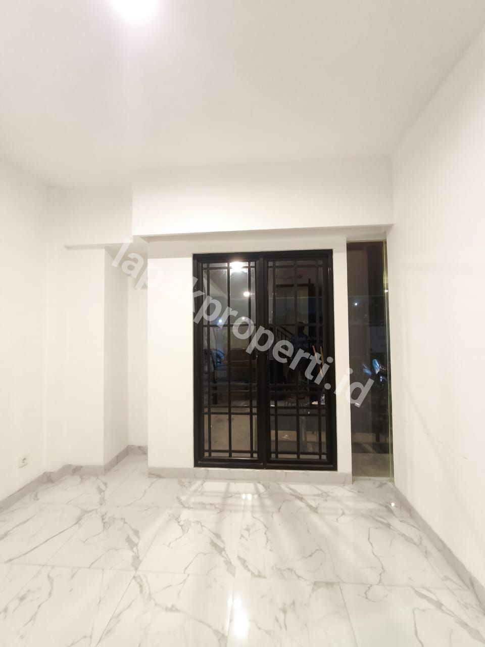 Foto RUMAH BARU DALAM CLUSTER STRATEGIS di PESANGGRAHAN JAKARTA SELATAN - 5