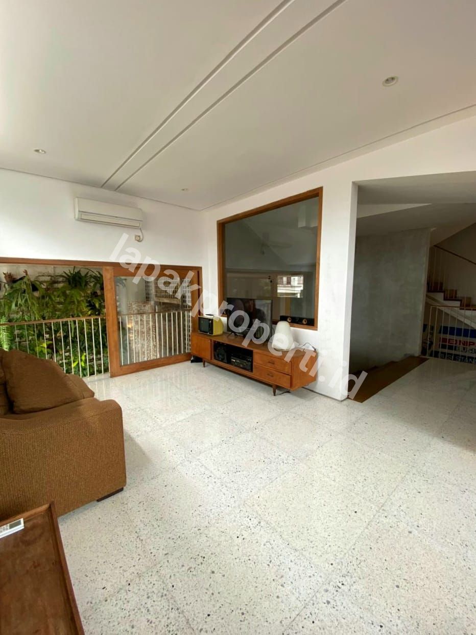 Foto Rumah Modern Siap Huni di Pulomas Jakarta Timur - 13