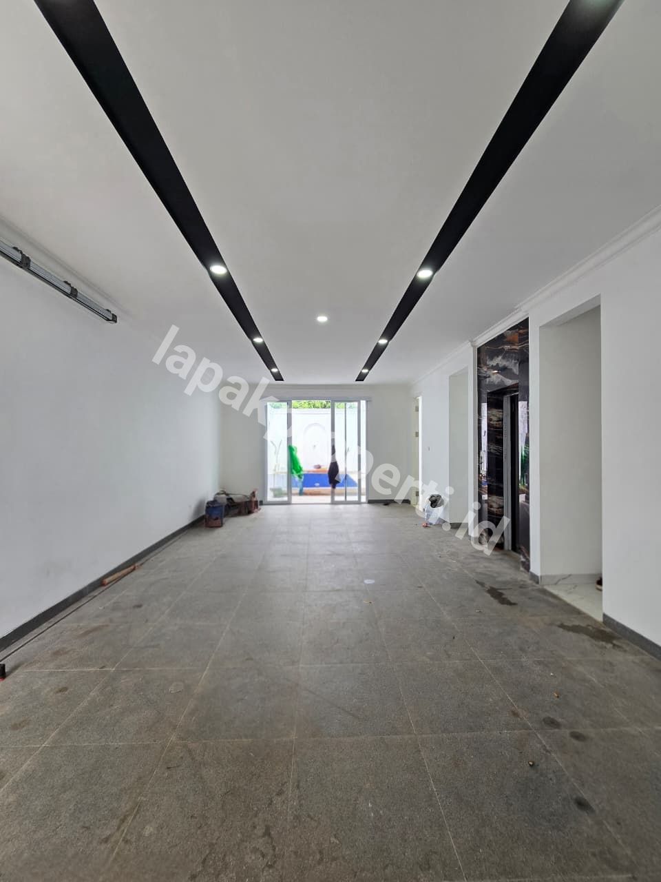 Foto Rumah Baru Dengan Private Poll Di Tebet Jakarta Selatan - 9