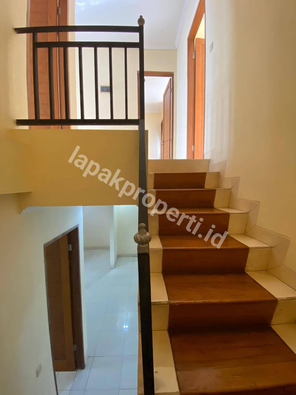 Foto RUMAH BAGUS DALAM KOMPLEK STRATEGIS di KALIMALANG DUREN SAWIT JAKARTA TIMUR - 10