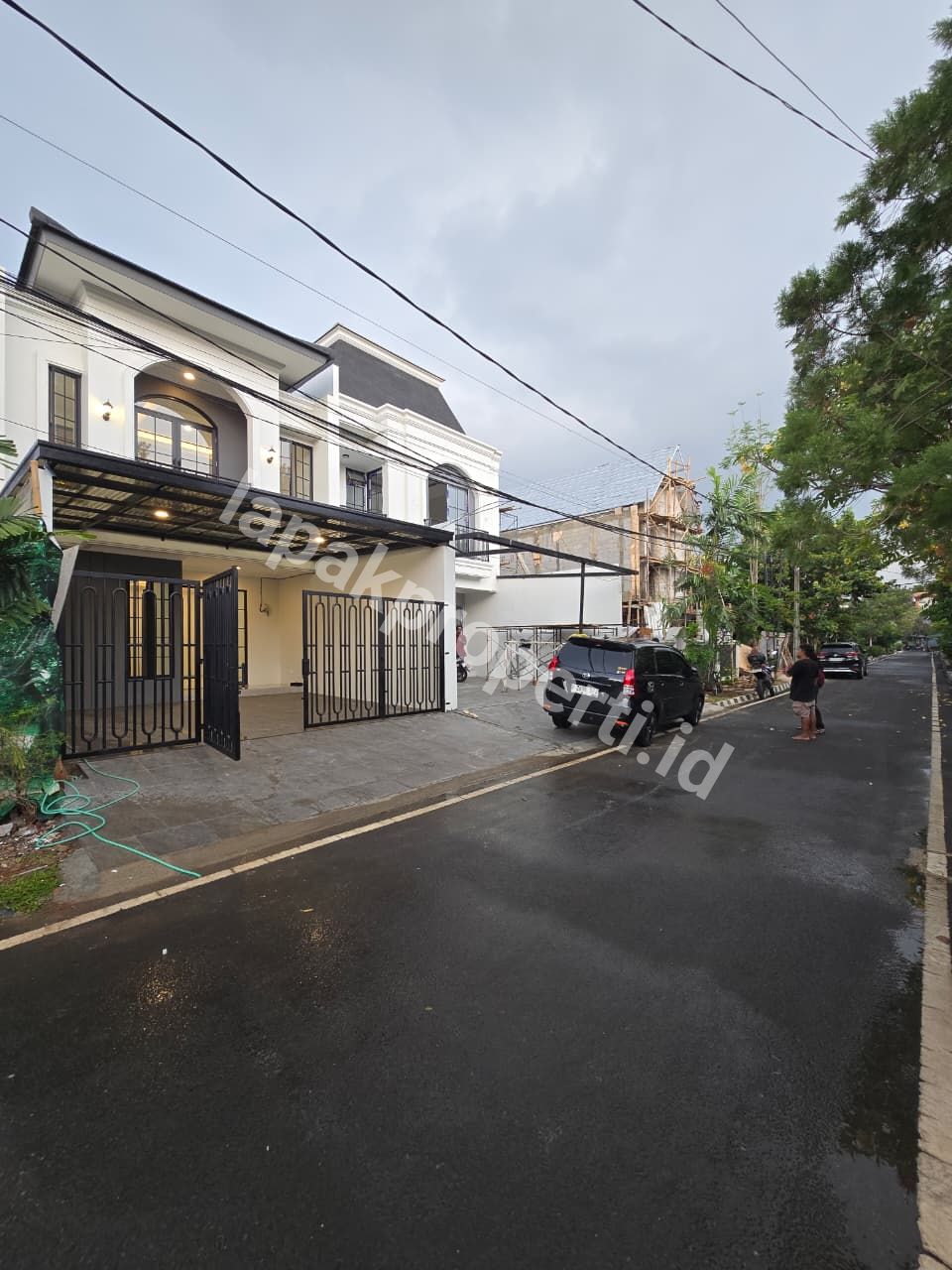 Foto Dijual Rumah Baru Dalam Komplek Mewah Di Billymoon Jakarta Timur - 2