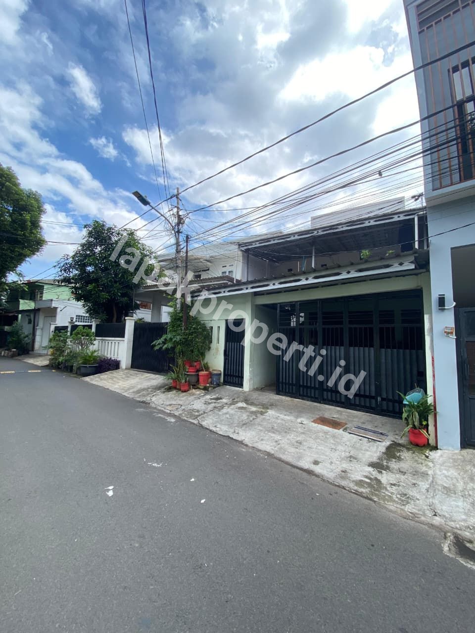 Foto RUMAH INDUK dan KOST LOKASI STRATEGIS di MATRAMAN RAYA JAKARTA TIMUR - 1