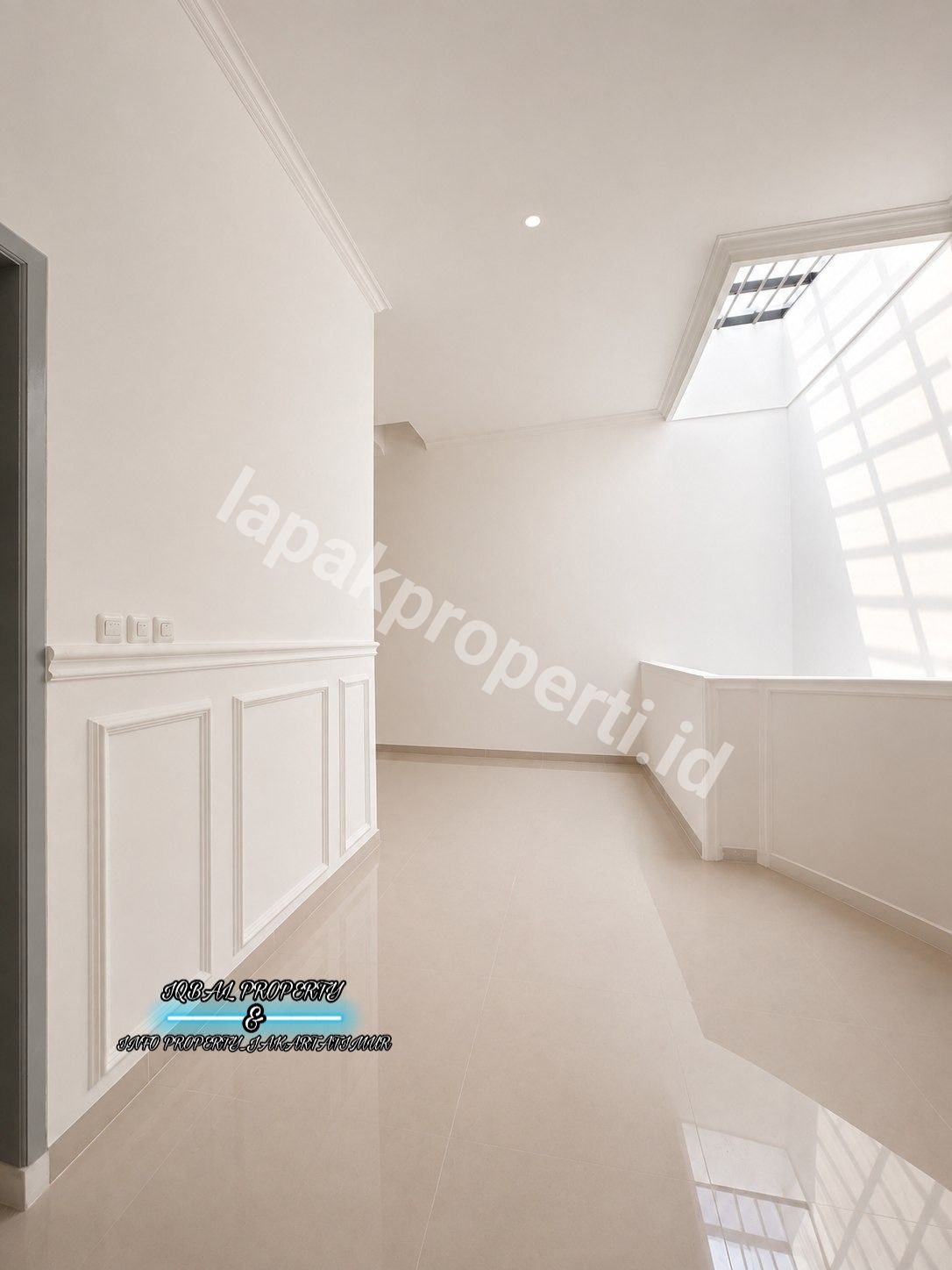 Foto Dijual Rumah Baru Design Classic Modern Siap Huni - 5