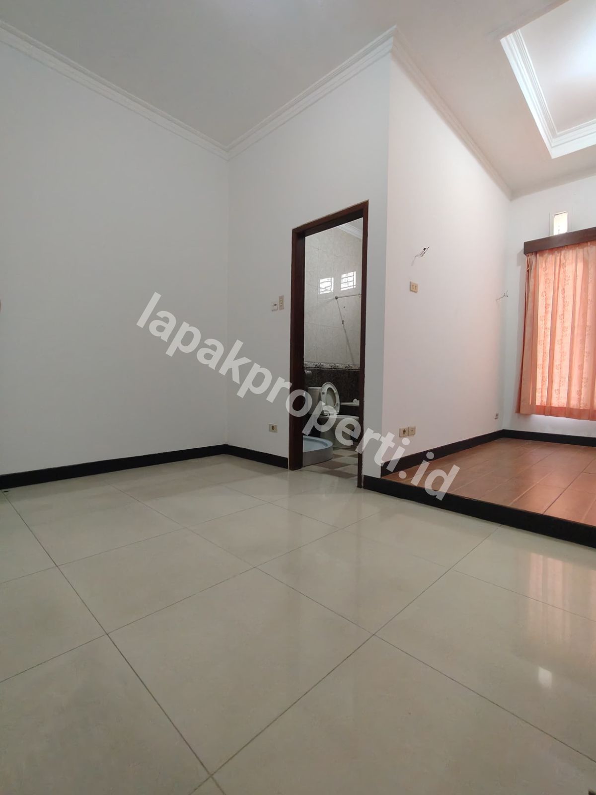 Foto Rumah Secondary Dalam komplek Di Jatibening Bekasi - 12