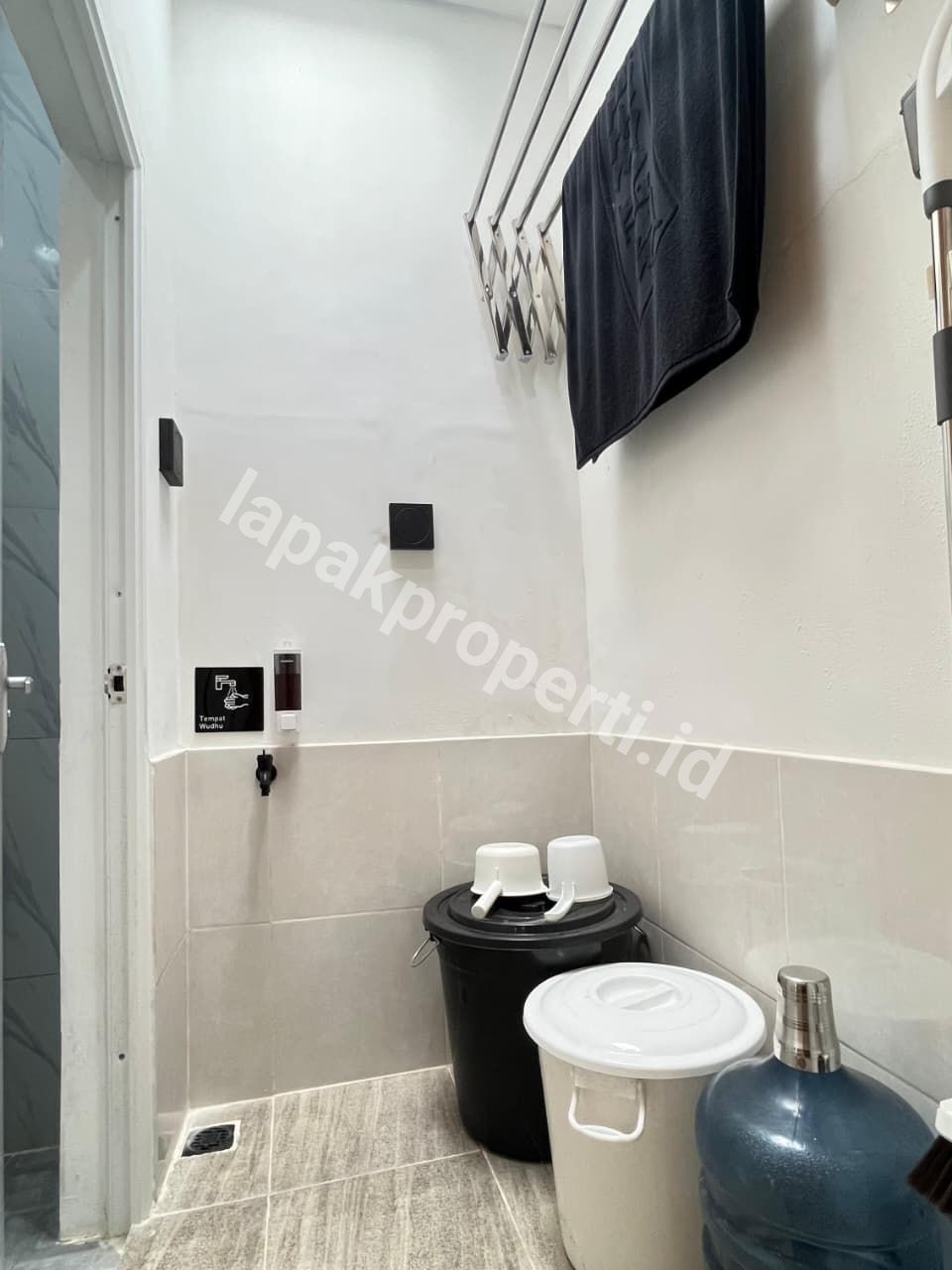 Foto RUMAH CLUSTER FULL FURNISHED SIAP HUNI di JABABEKA RESIDENCE CIKARANG BEKASI - 15