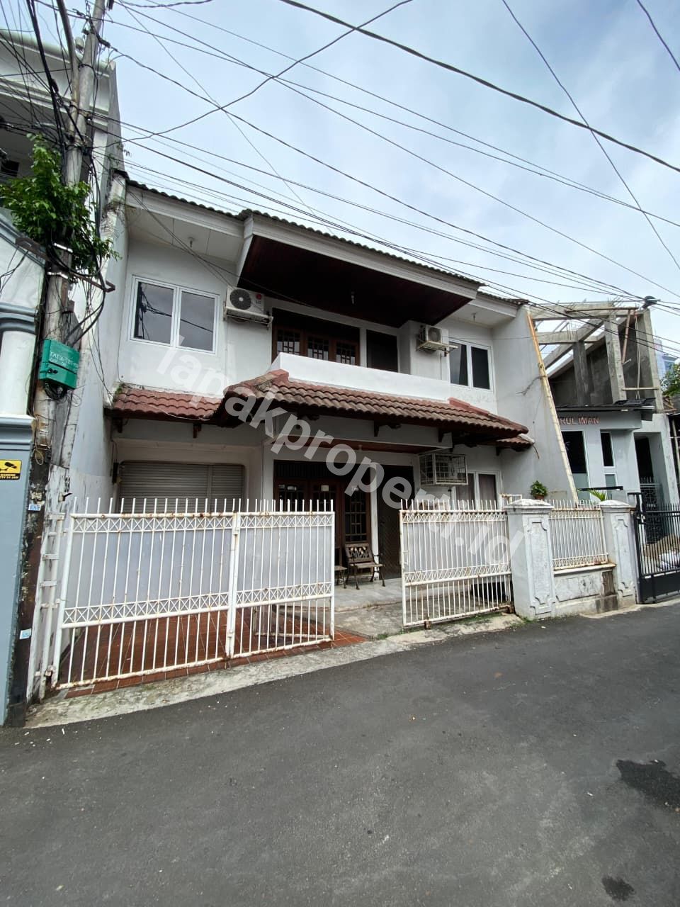 RUMAH KOST AKTIF LOKASI STRATEGIS di TEBET BARAT DALAM JAKARTA SELATAN