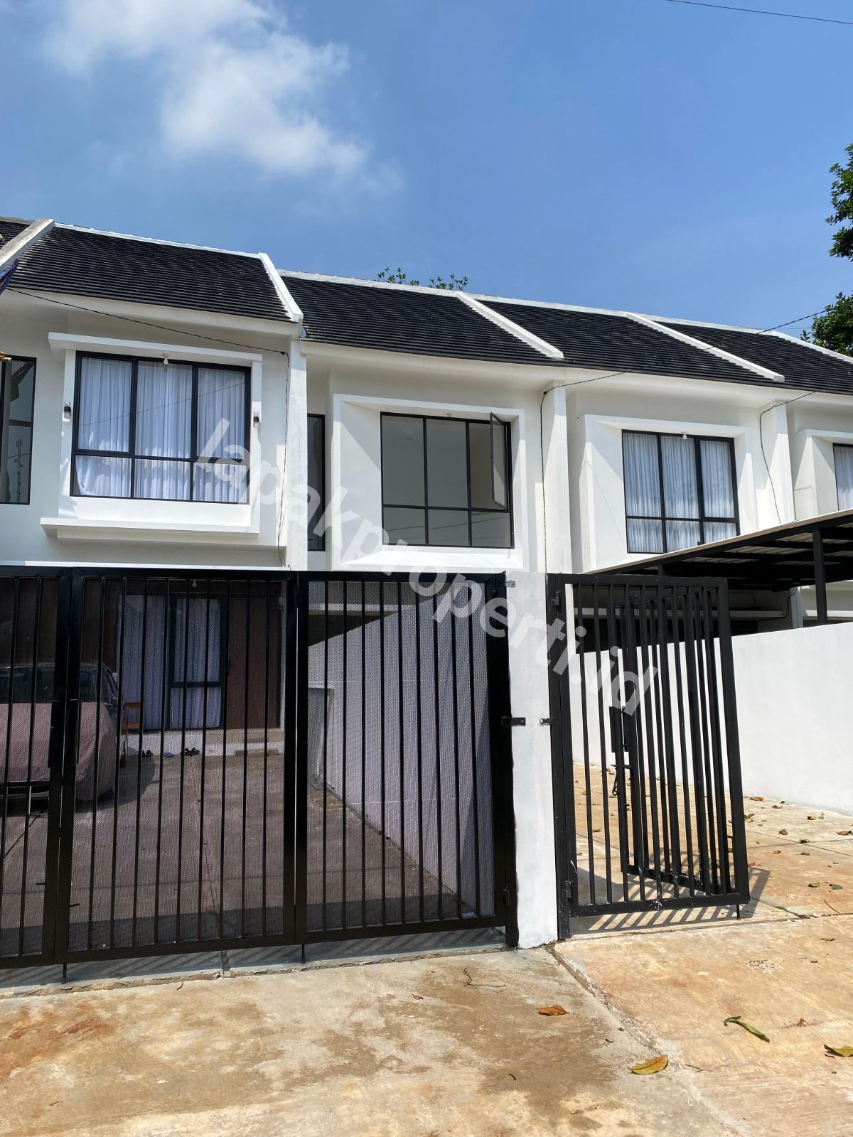 Foto Rumah Cantik 2 Lantai dalam Komplek Bebas Asri di Jatiasih Kota Bekasi - 1
