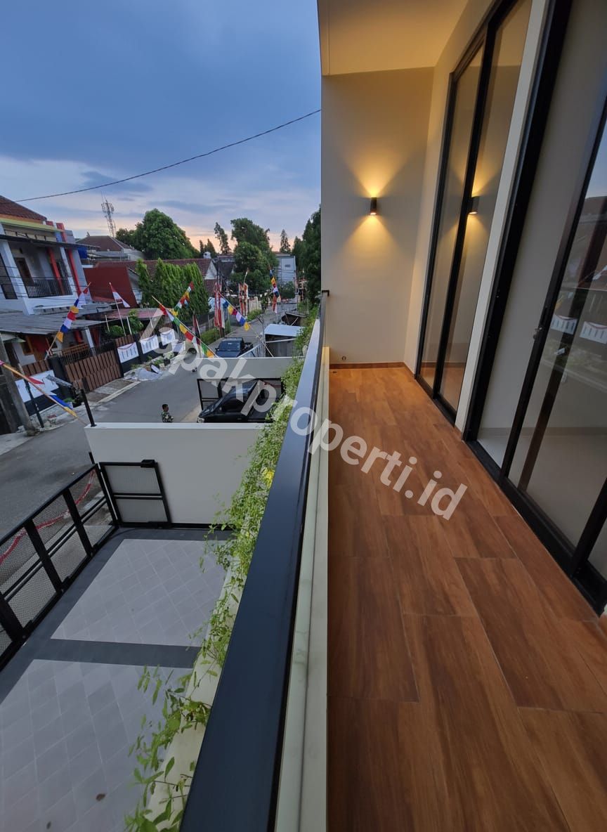 Foto Rumah Baru Dalam Komplek Akses Jalan Lebar Siap Huni - 12