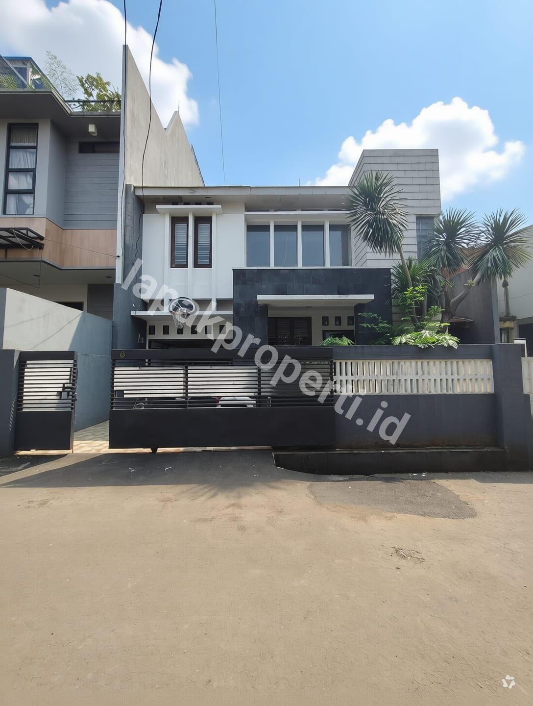 Foto Dijual rumah Secondary Dalam komplek Di Condet Jakarta Timur - 1