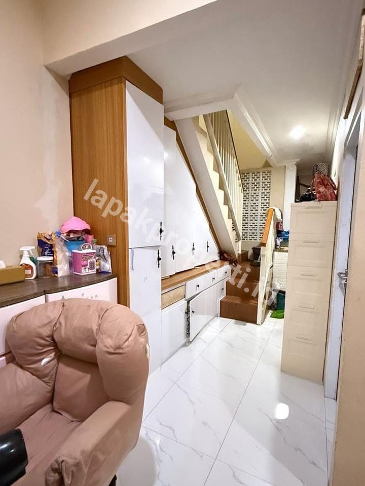 Foto Dijual Rumah Semi Furnished Akses Motor Dekat RS Persahabatan Di Pisangan Timur - 2