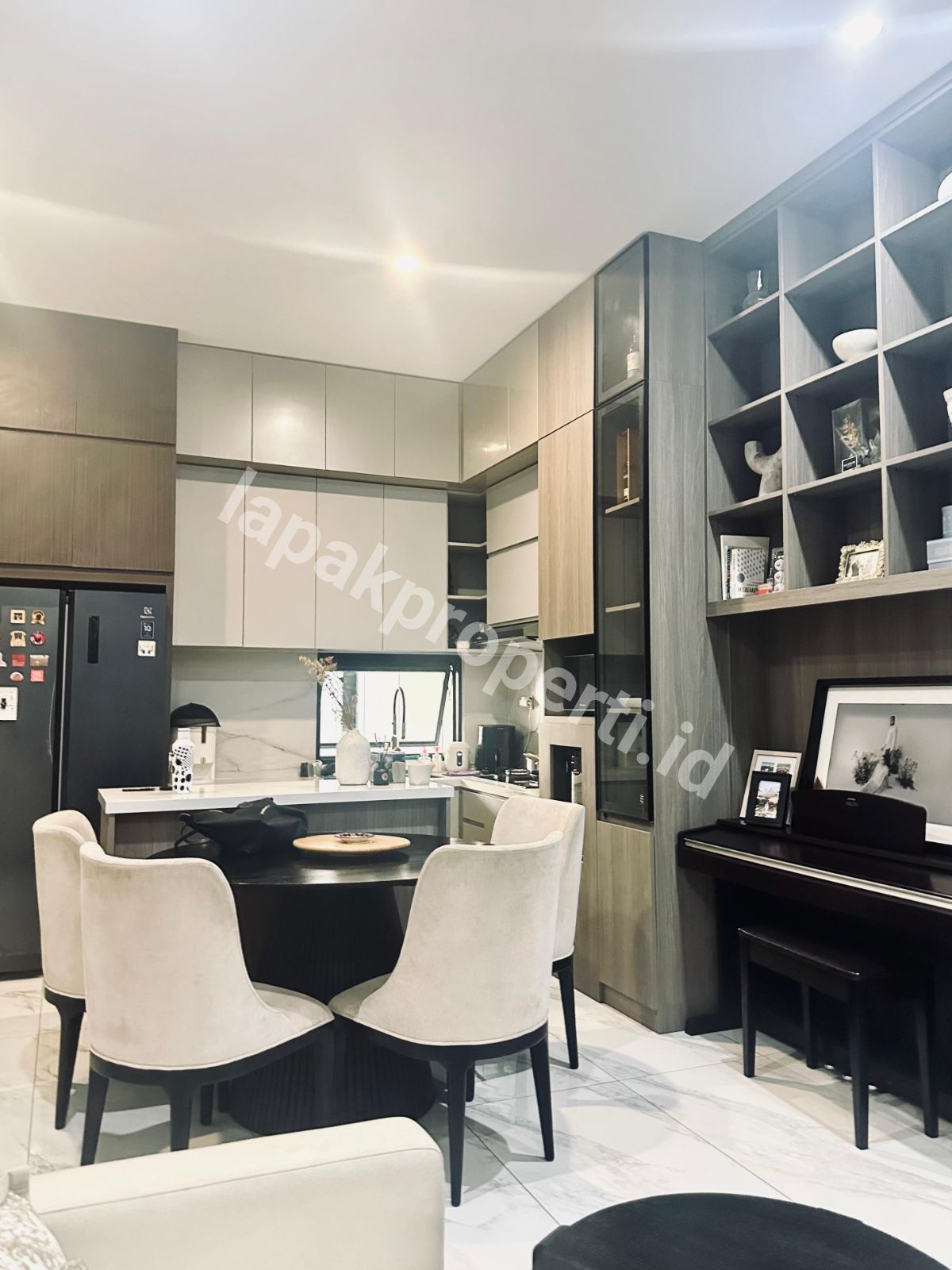 Foto Dijual Rumah Secondary Full Furnished Dalam komplek Di Rawamangun Jakarta Timur - 9