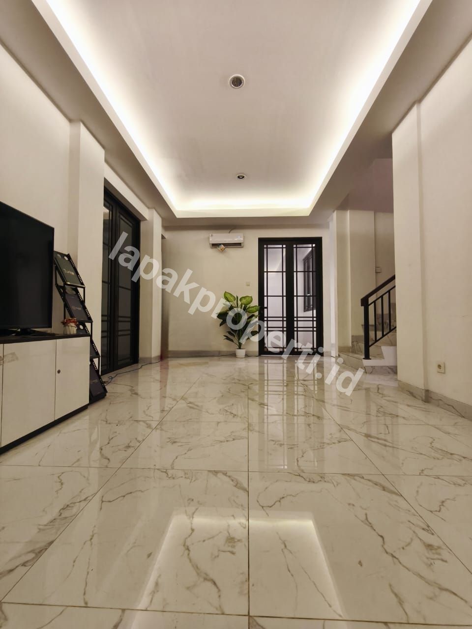 Foto RUMAH BARU DALAM CLUSTER STRATEGIS di PESANGGRAHAN JAKARTA SELATAN - 3