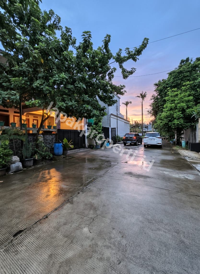 Foto Rumah Second Dalam Komplek One Gate Di Pondok Kelapa Jakarta Timur - 4