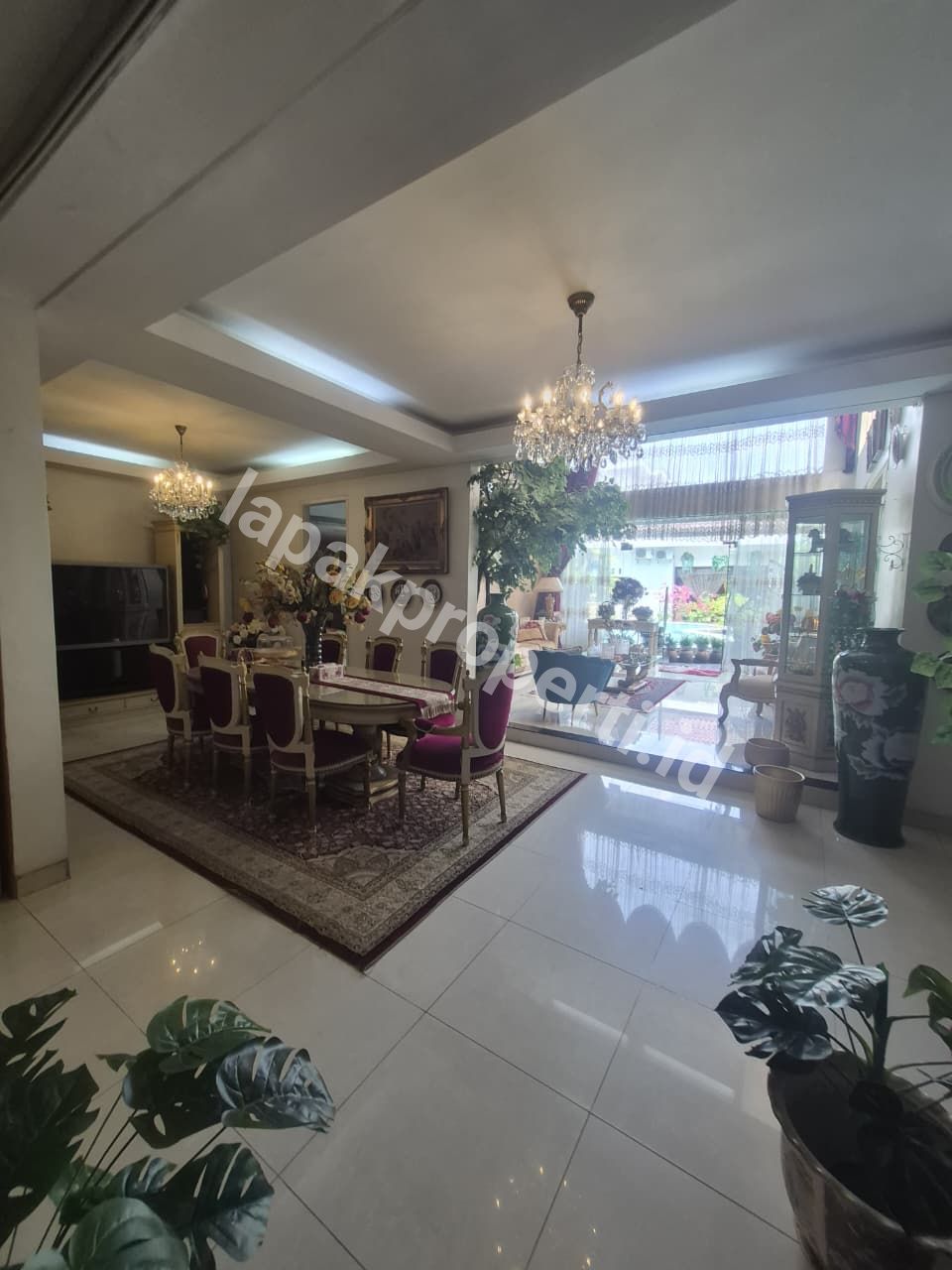 Foto Dijual Rumah Secondary Dalam komplek Dengan Private Poll Di Duren Sawit Jakarta Timur - 15
