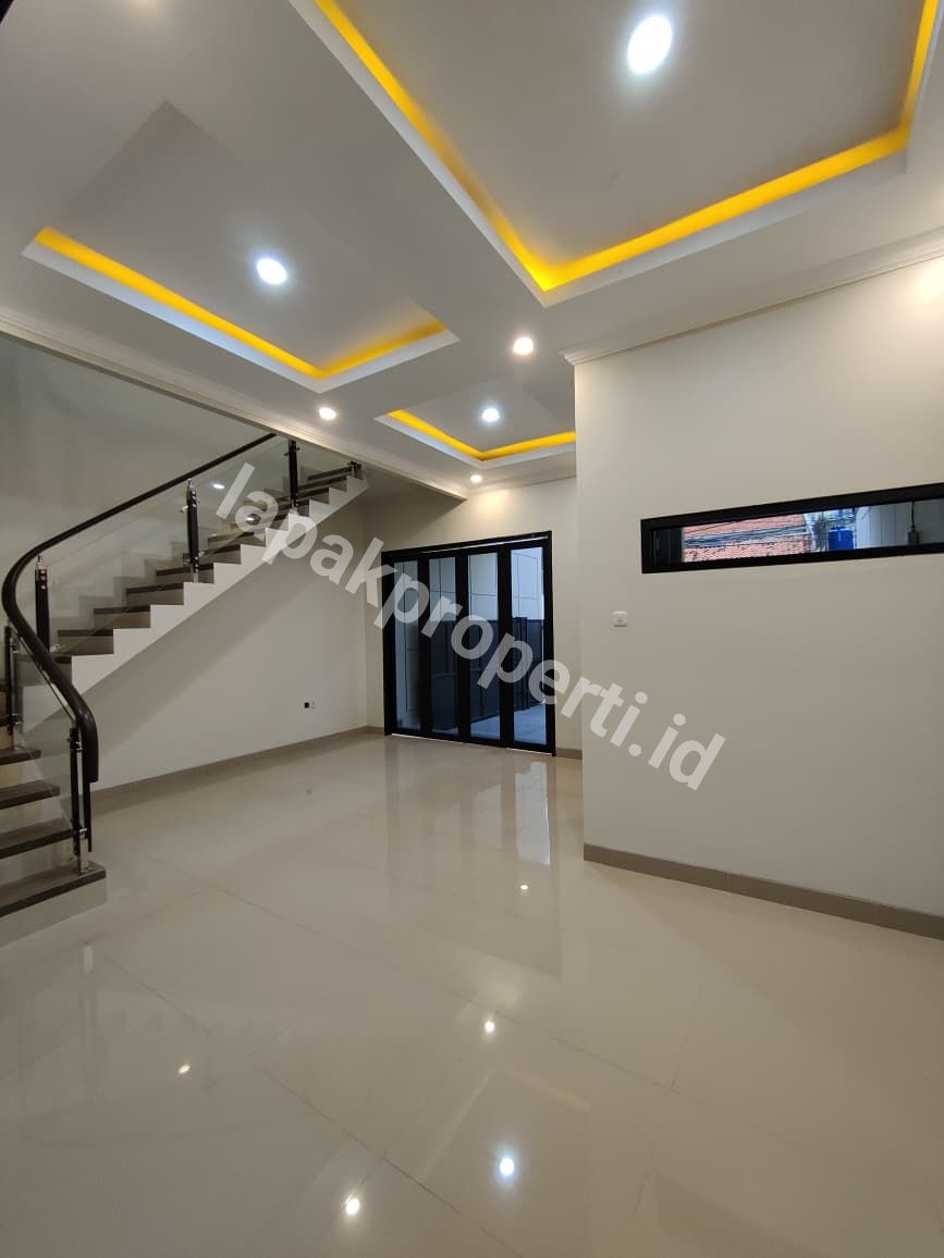 Foto Dijual Rumah Baru Dalam Komplek Tenang Di Rawamangun Jakarta Timur - 5