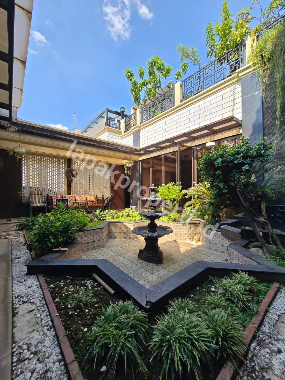 Foto Rumah Full Furnished Dalam komplek Di Jatinegara Jakarta Timur - 1