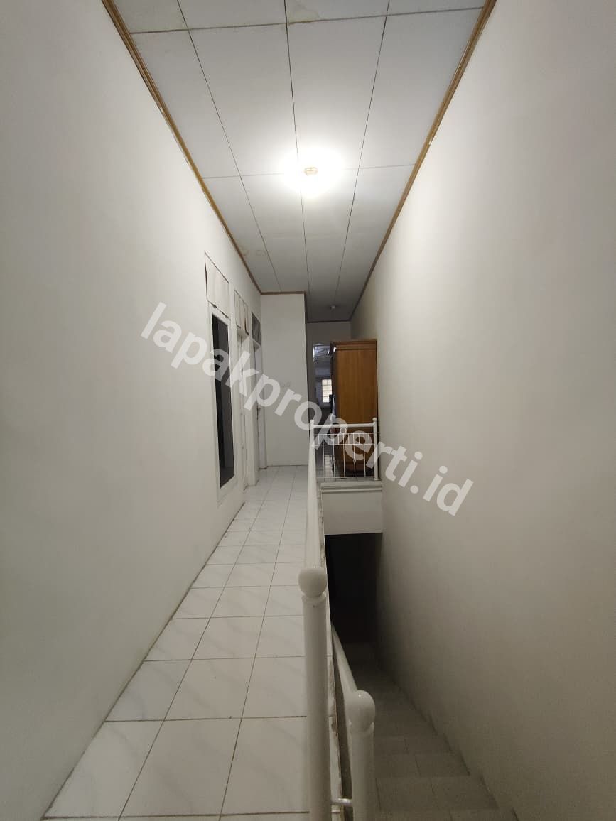 Foto Dijual Rumah Secondary Dalam komplek Siap Huni Di Pondok Kelapa Jakarta Timur - 12