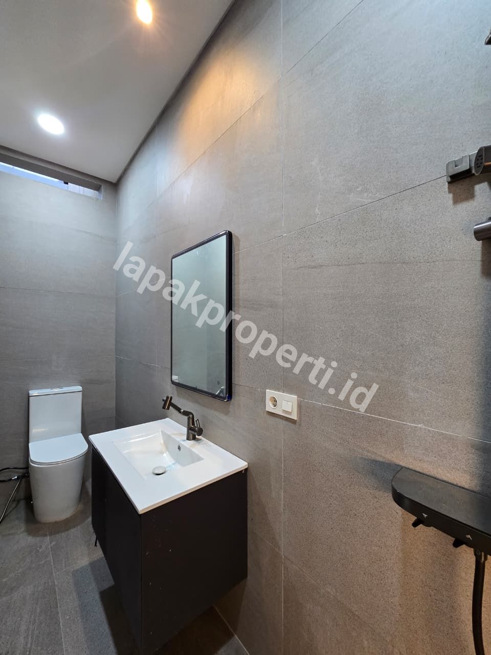 Foto Dijual Rumah Baru Dalam Komplek Tenang Di Cempaka Putih Tengah Jakarta pusat - 9