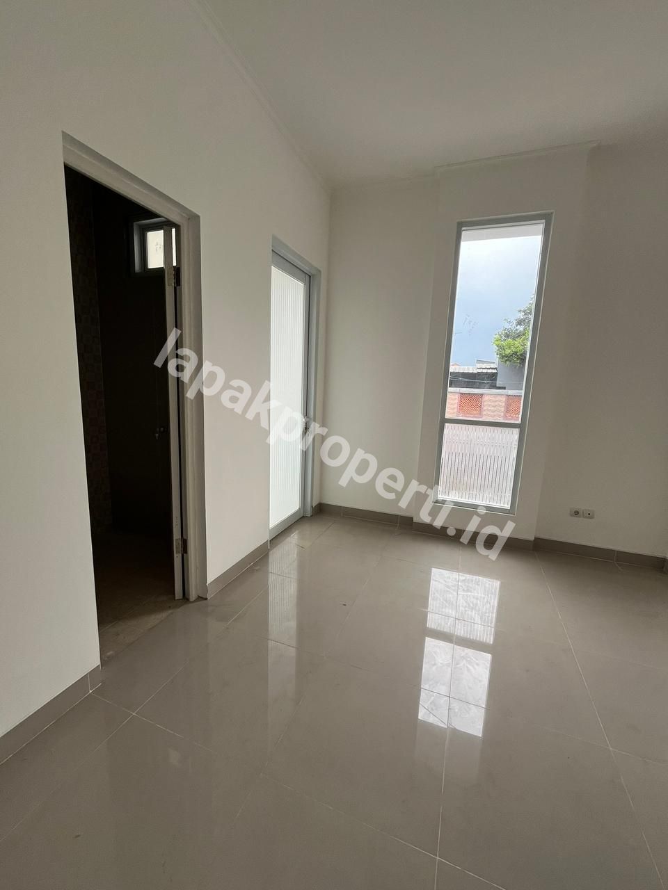 Foto Dijual Rumah Baru Dekat LRT Jatiwaringin - 6