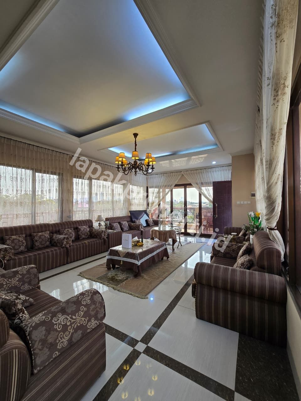 Foto Rumah Full Furnished Dalam komplek Di Jatinegara Jakarta Timur - 14