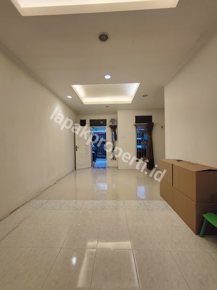 Foto Dijual Rumah Secondary Dalam komplek Siap Huni Di Pondok Kelapa Jakarta Timur - 5
