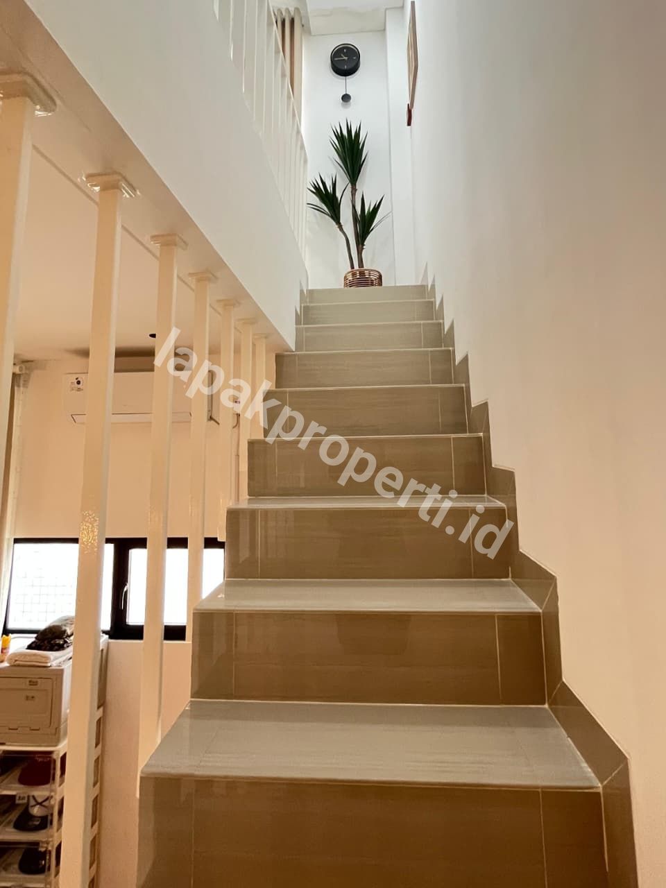 Foto RUMAH CLUSTER FULL FURNISHED SIAP HUNI di JABABEKA RESIDENCE CIKARANG BEKASI - 5