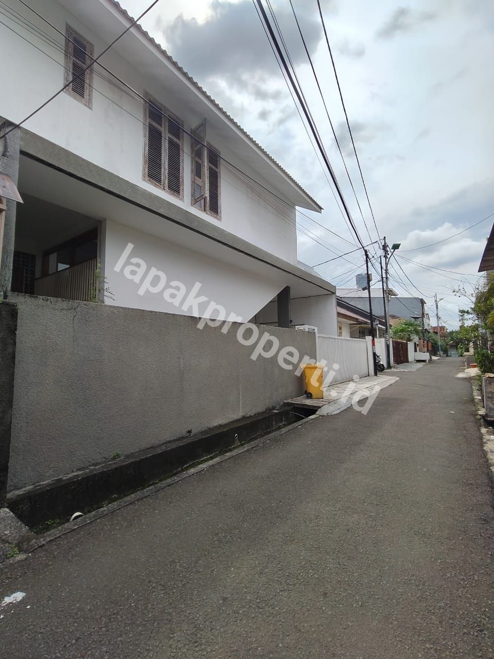 Foto Rumah Modern Siap Huni di Pulomas Jakarta Timur - 1